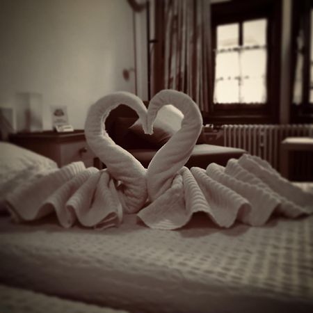Hotel Im Hochzeitshaus ชอทเทน ภายนอก รูปภาพ